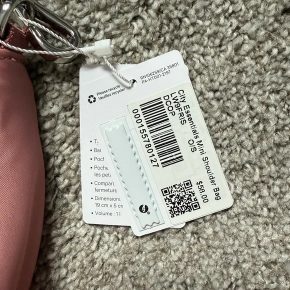 NWT Lululemon City Essentials Mini Shoulder Bag 1L, Pink - Picture 2 of 3